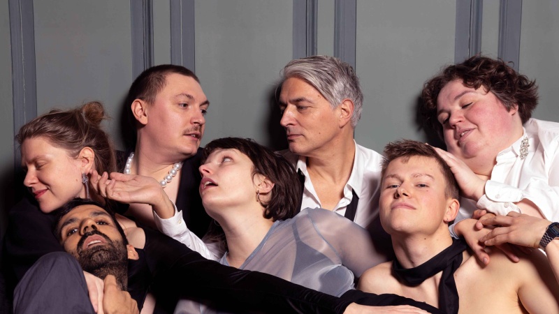 Amour by Louis Janssens (Toneelhuis): seven queer performers on love, desire and identity.